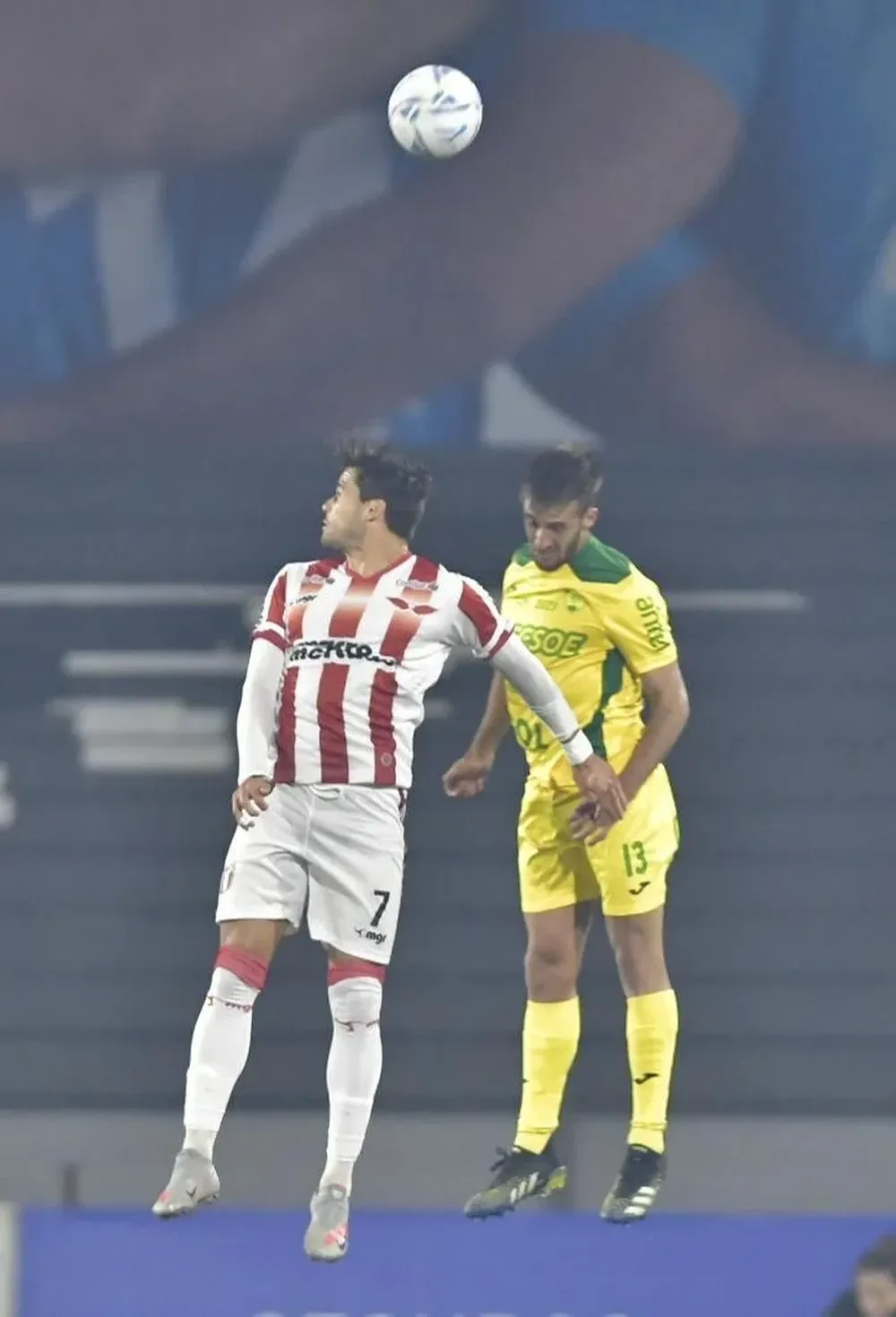 Nico Rodríguez y Mathías Goyeni luchan de arriba