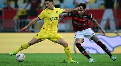 Maximiliano Silvera y Erick Pulgar en Flamengo vs Peñarol