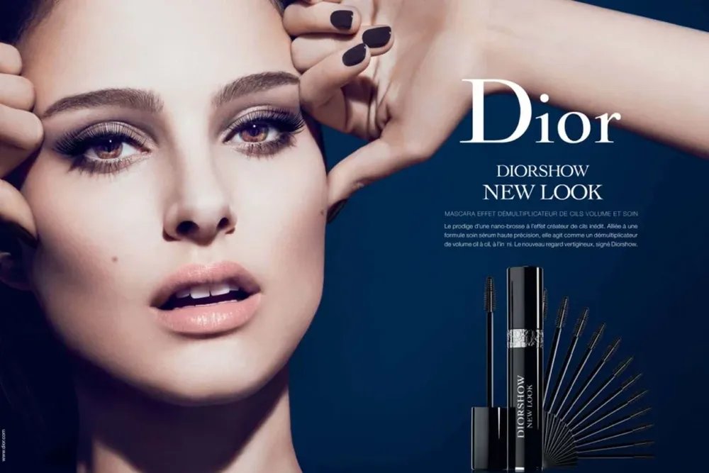 El caso más reciente de un abuso de retoque fotográfico fue con la campaña de Christian Dior protagonizada por Natalie Portman y sus desmedidas pestañas