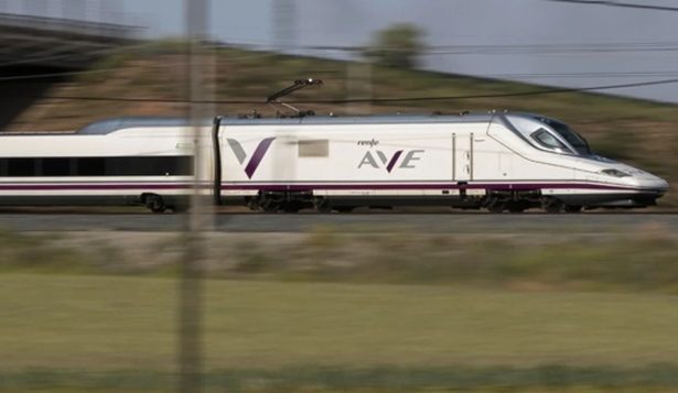 Los trenes de alta velocidad entre Madrid y Barcelona, vuelven a circular a la velocidad habitial de 260km/h.