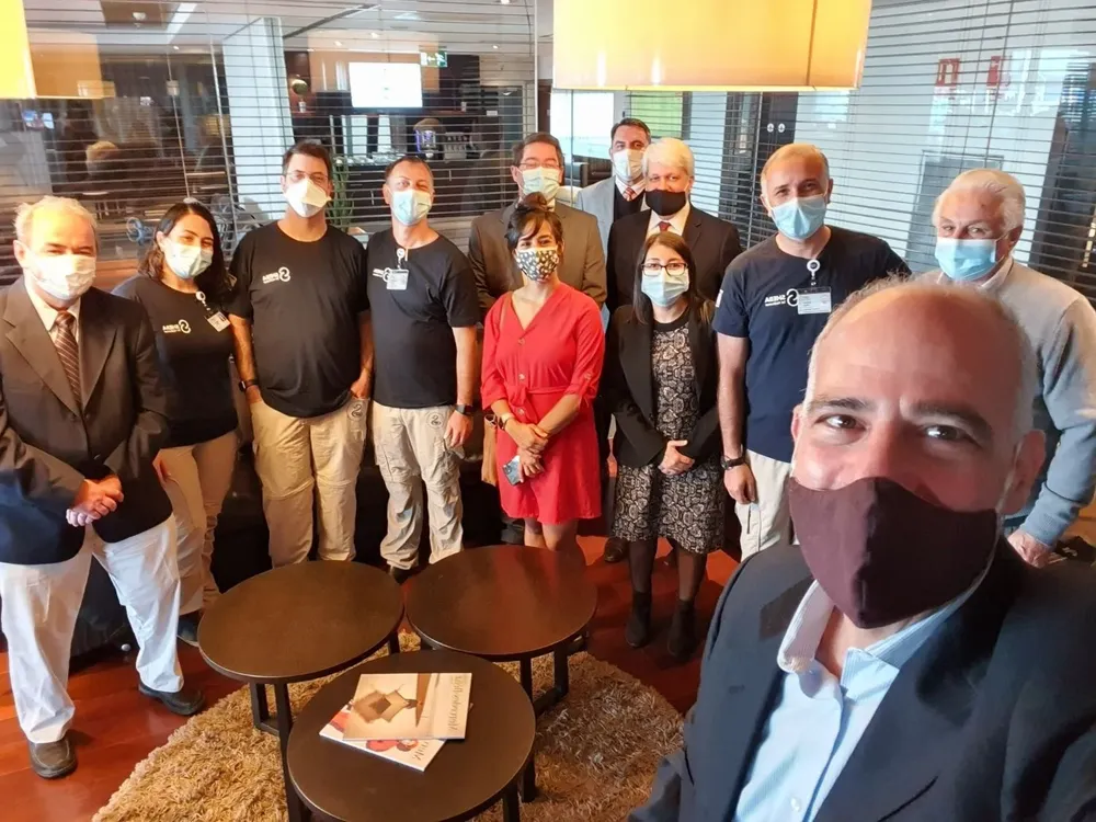 Delegación de médicos que llegaron de Israel este martes.