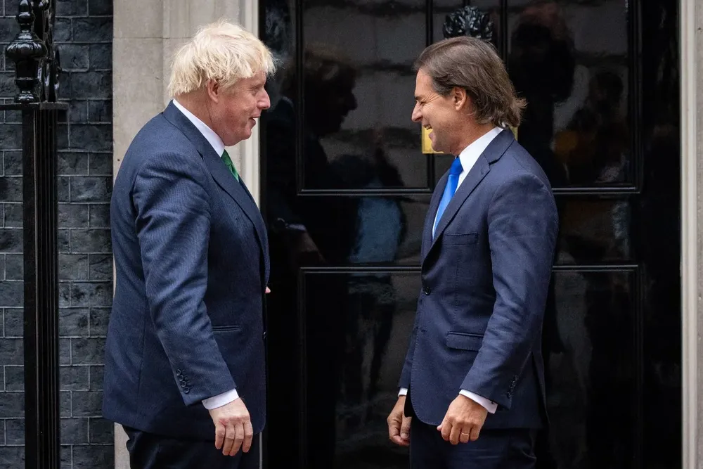 Lacalle Pou y Johnson en la puerta del número 10 de Downing Street