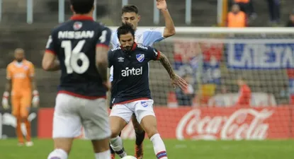 Medina probó a Angeleri de lateral, donde no quiso jugar con Aguirre