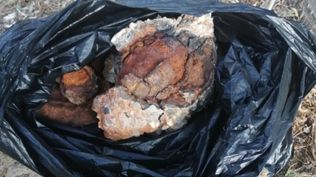 Una piedra encontrada por una niña en la Costa Brava resulta ser una granada de la Guerra Civil