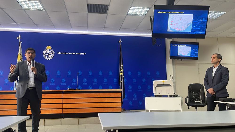 Fabricio Fagúnez, director de tecnología, y Víctor Torres, director del CCU, en la presentación de las tecnologías