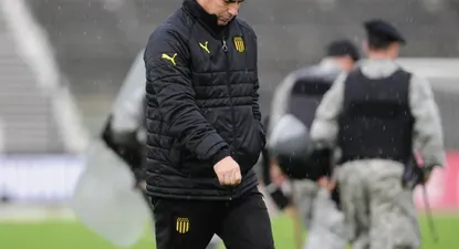 Pablo Bengoechea se fue de cabeza gacha, tras la igualdad 2-2 ante El Tanque Sisley