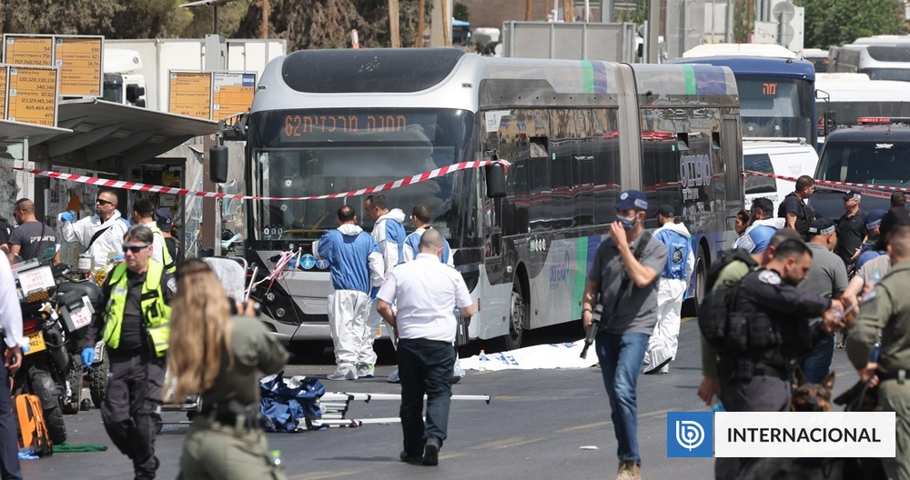 Un atque a tiros del grupo terrorista Hamás mató a 6 personas, entre ellos, un joven español.