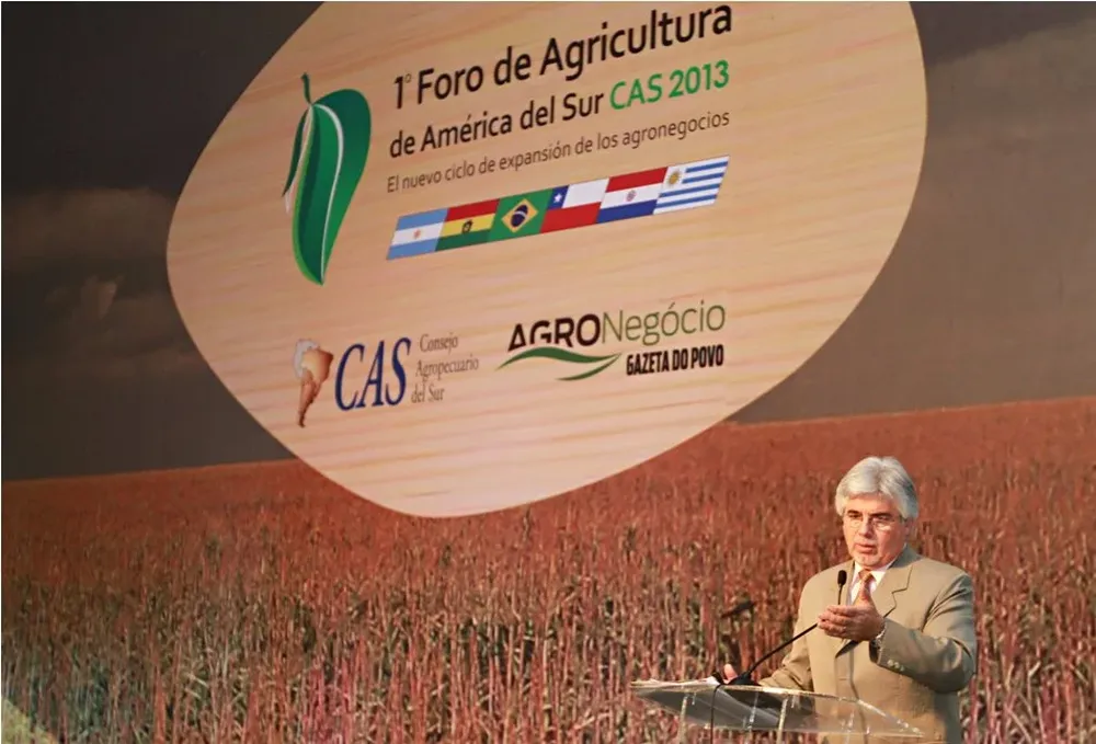 El ministro Tabaré Aguerre en el cierre del Foro Agrícola de Foz de Iguazú, Brasil