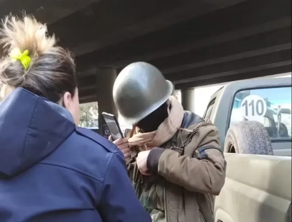 Morón: detienen a un hombre vestido de militar que aseguraba ser un Boina Verde y estar patrullando