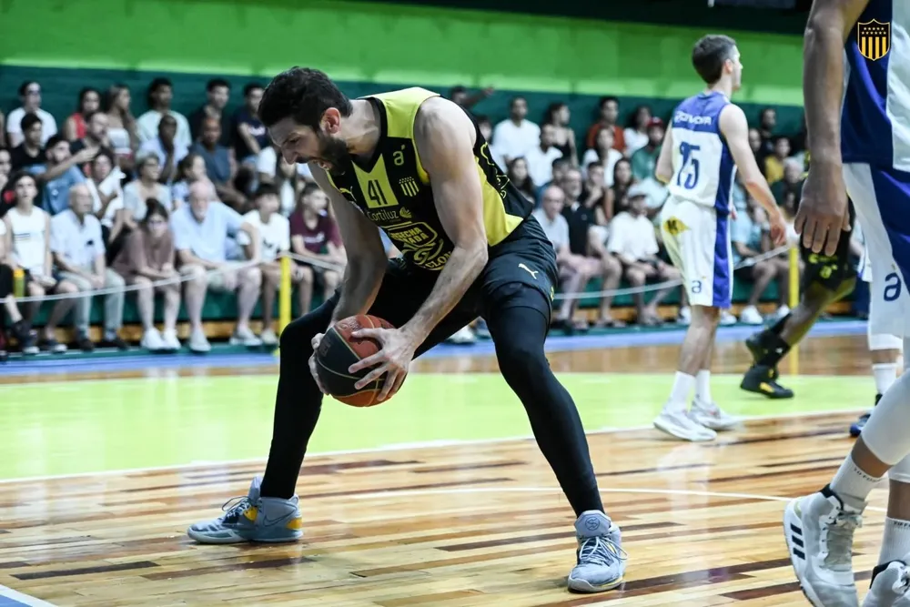 Nicolás Borsellino celebra que Peñarol no haya descendido luego del triunfo ante Urunday Universitario