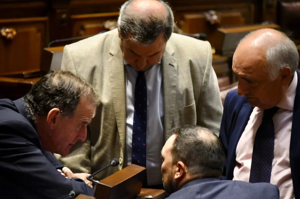 Cabildo Abierto analizará la respuesta del gobierno