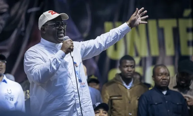 Félix Tshisekedi busca un segundo mandato de cinco años en una elección en el que al menos 19 personas murieron por la violencia del proceso electoral.