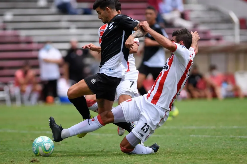 El penal de Viera a Maxi Rodríguez