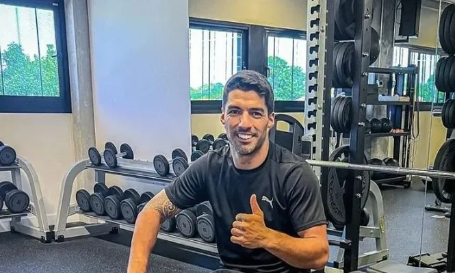 Luis Suárez volvió a Uruguay y retomó los entrenamientos