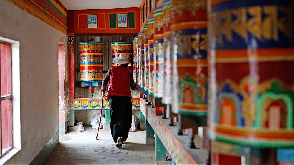 La BBC visitó un monasterio tibetano que ha sido durante décadas un foco de resistencia.
