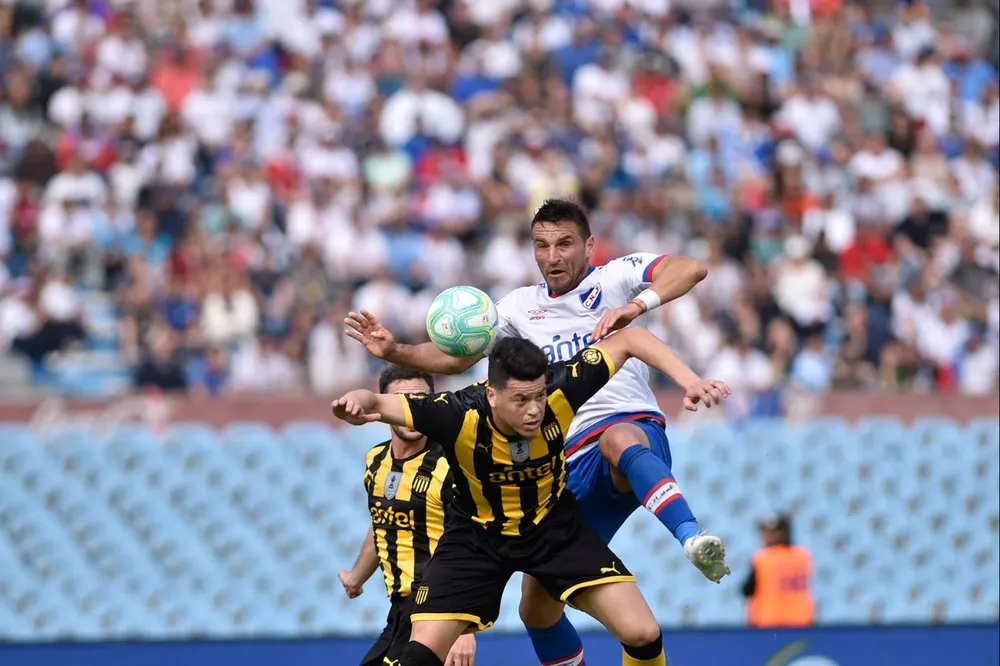Clásico, contra Gonzalo Bergessio