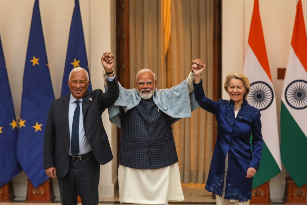 La presidenta de la Comisión Europea, Ursula von der Leyen, el presidente del Consejo Europeo Antonio Luis Santos da Costa y el Primer ministro indio, Narendra Modi.