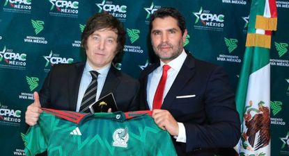 El presidente de Argentina, Javier Milei, y el mexicano Eduardo Verástegui en la CPAC México, 2023.