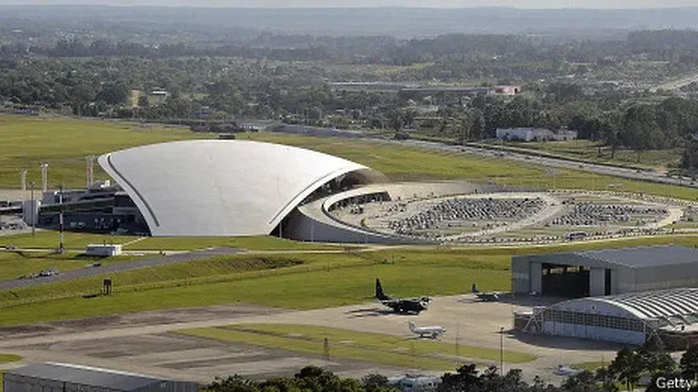 Aeropuerto Internacional General Cesáreo L. Berisso, Montevideo, Uruguay.