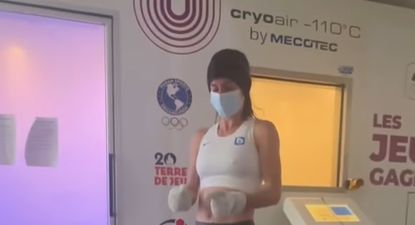 Pía Fernández en la cámara de frío