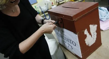 el que mas perdera por los 15.000 jovenes sin credencial sera el frente amplio