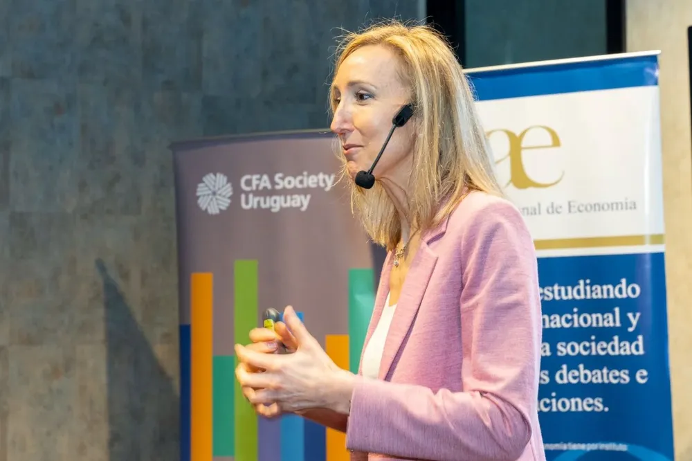 Bárbara Mainzer, miembro de la Academia Nacional de Economía