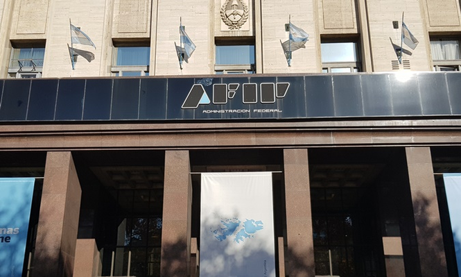 Blanqueo de capitales: cómo la AFIP planea controlar activos no declarados de cuentas de argentinos en Estados Unidos