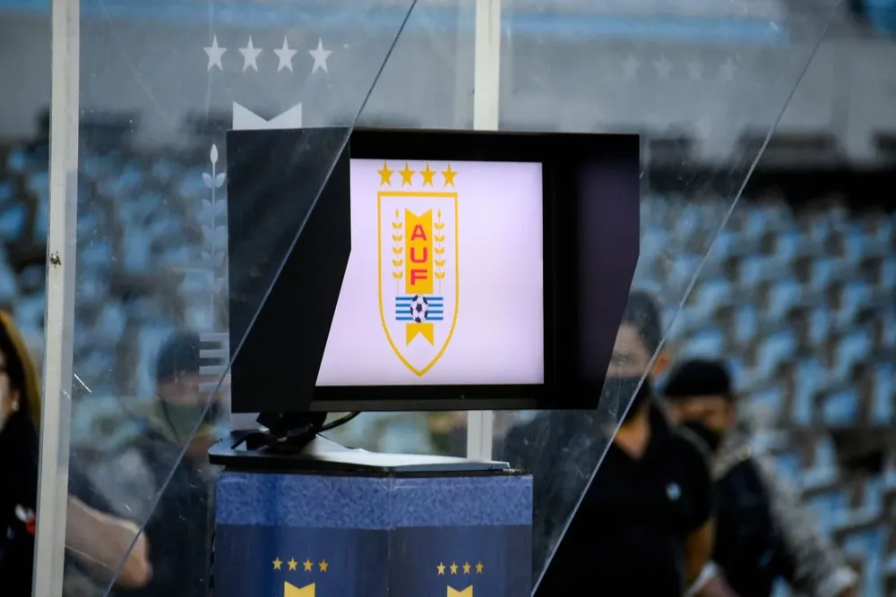 El VAR llegó a Uruguay en 2019