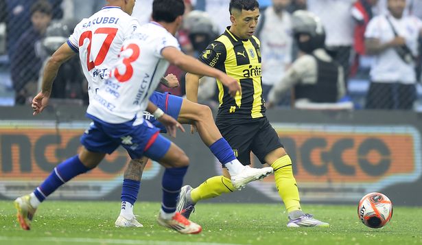 Leonardo Fernández de Peñarol ante Nacional&nbsp;