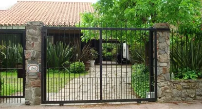 El inmueble está ubicado a tres cuadras del Carrasco Lawn Tennis