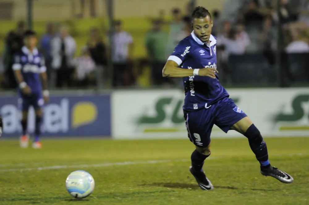 Nicolás López anotó un gol