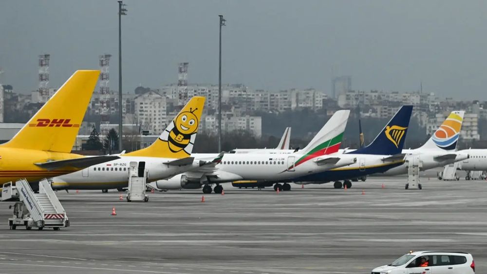 Seis semanas de combustible y alerta por los vuelos en Europa.