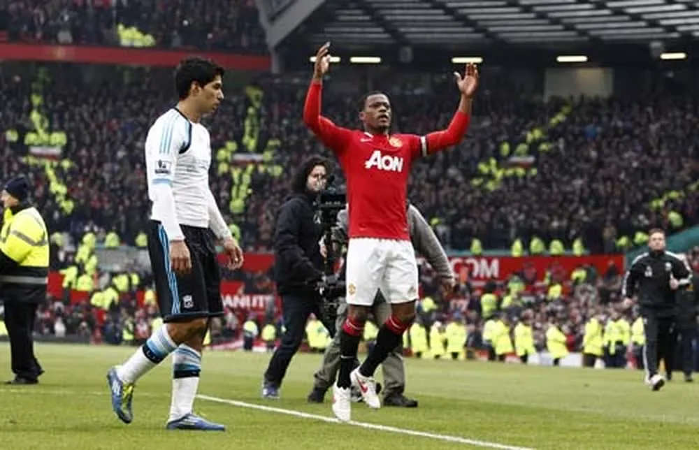 El día que Evra se burló de Suárez por el triunfo de Manchester United ante Liverpool