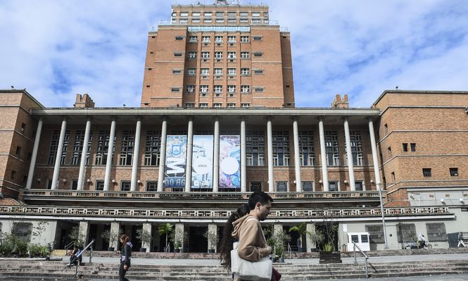 Intendencia de Montevideo abrió llamado laboral para llenar dos vacantes y paga más de $ 90.000