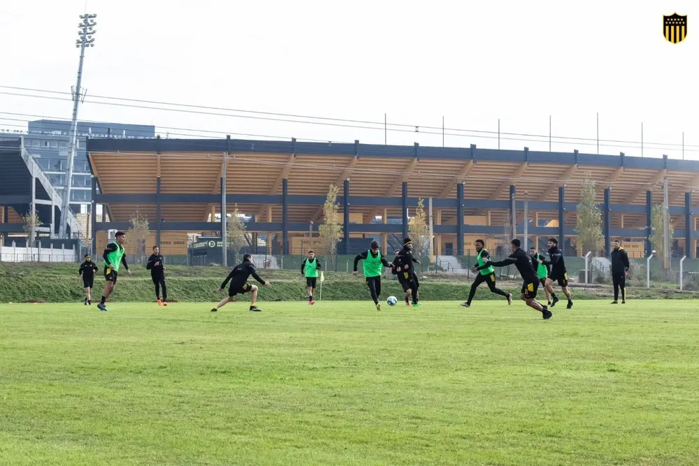 Primera práctica de Peñarol en su Ciudad Deportiva