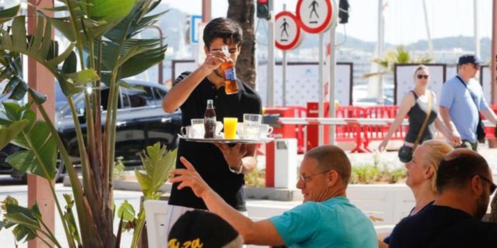 TRABAJAR EN IBIZA ESPAÑA.jpg