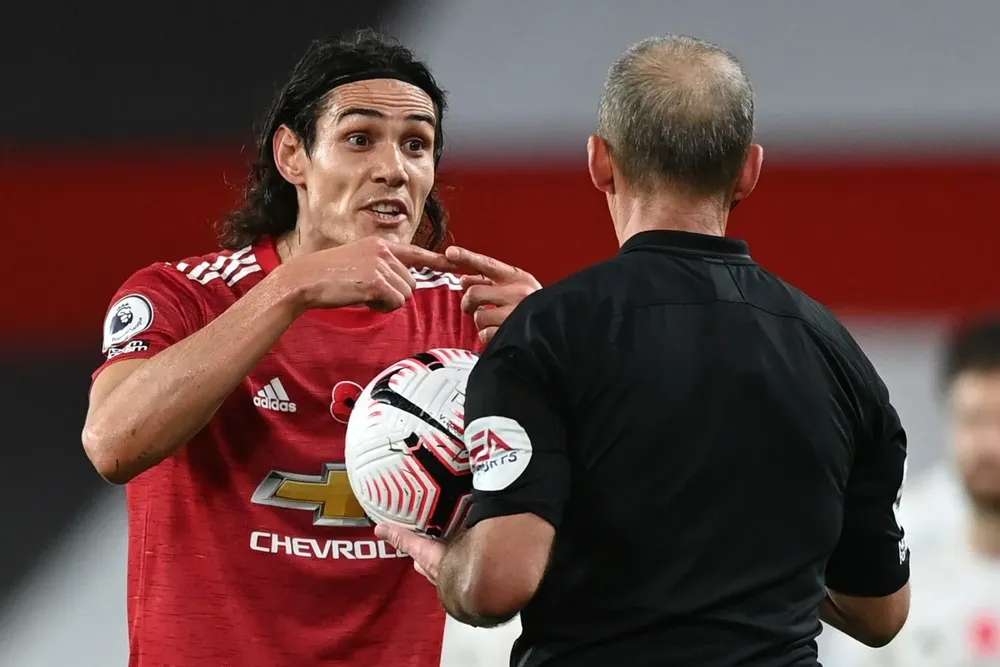 Edinson Cavani está cerca de abandonar al United, según medios ingleses