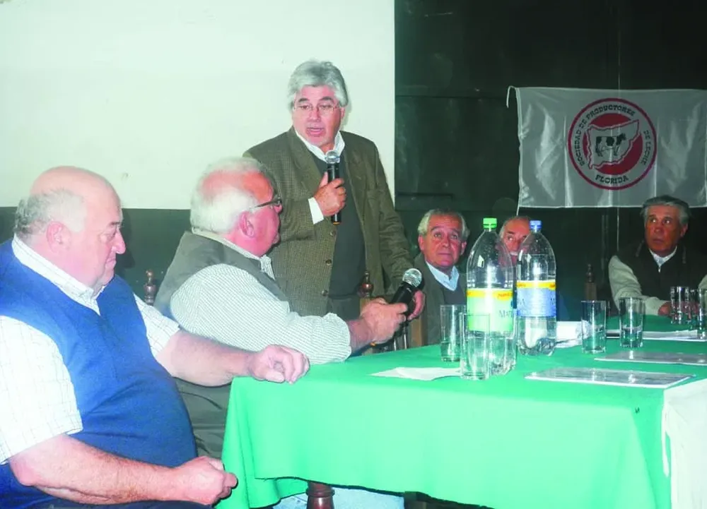 Aguerre defendió obligatoriedad de los planes de suelos