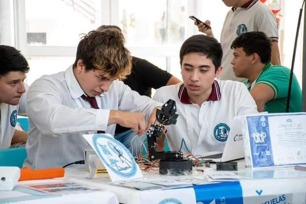 Argentina: el proyecto de cooperación entre el INET y el IICA apunta a impulsar una nueva visión de la realidad rural y construir puentes entre el campo y las ciudades, a través de herramientas como la agricultura digital, la bioeconomía, el agregado de valor a la producción agropecuaria y la innovación tecnológica.