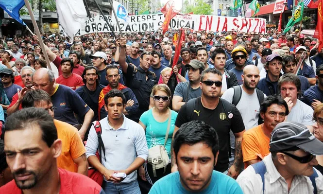 AANegociación salarial se extiende a octubre con alerta de conflictividad