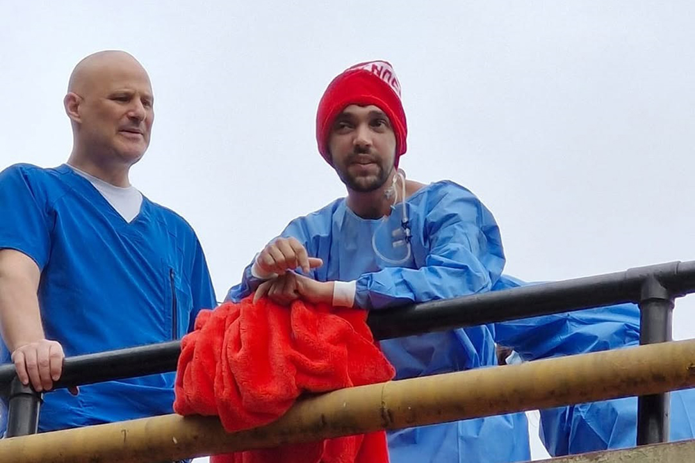 Pablo Grillo se mostró caminando