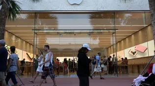 ¿A qué se debe la histórica caída de ingresos de Apple?