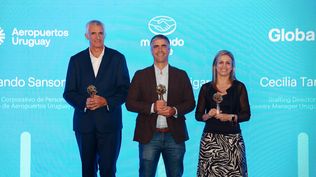 Fernando Sansone (Aeropuertos Uruguay), Carlos Etcheverrigaray (Mercado Libre Uruguay), Cecilia Targetta (Globant).&nbsp;