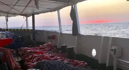 ocho dias sin respuesta: el barco con 121 inmigrantes que no tiene puerto en europa