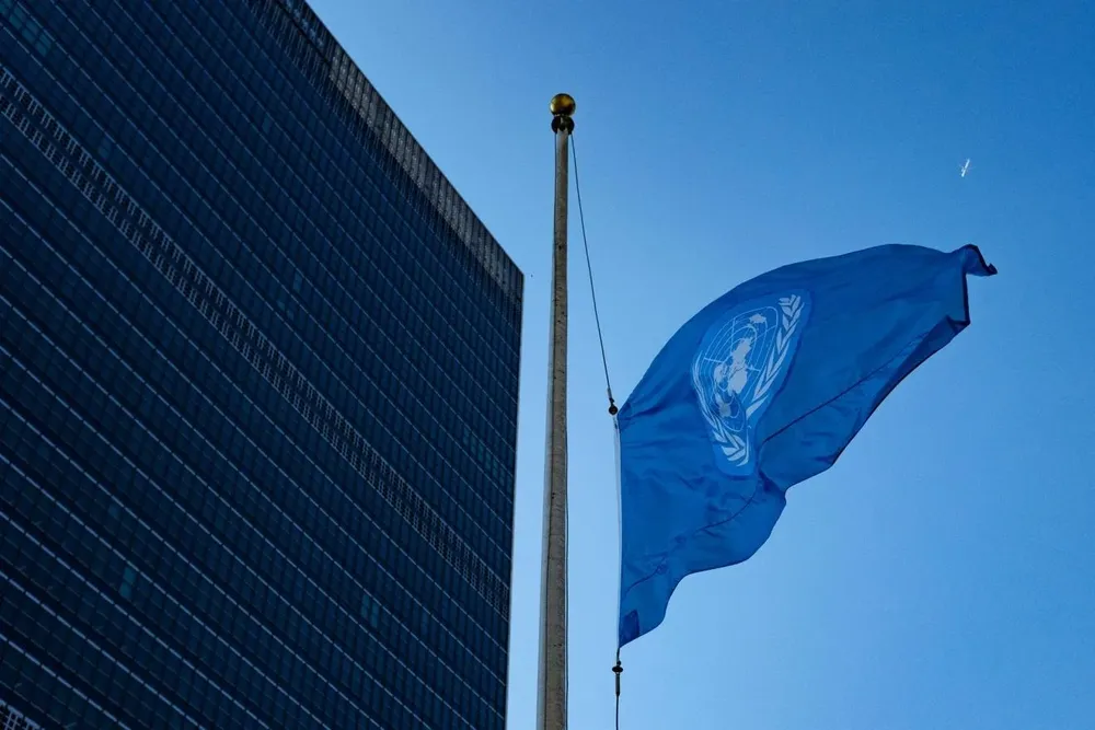 Las oficinas de la ONU en todo el mundo amanecieron a media asta en señal de luto por sus casi 100 trabajadores muertes durante el conflicto.