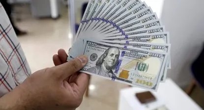 El dólar bajó 50 centésimos en un mercado que puso coto a su fuerte racha alcista