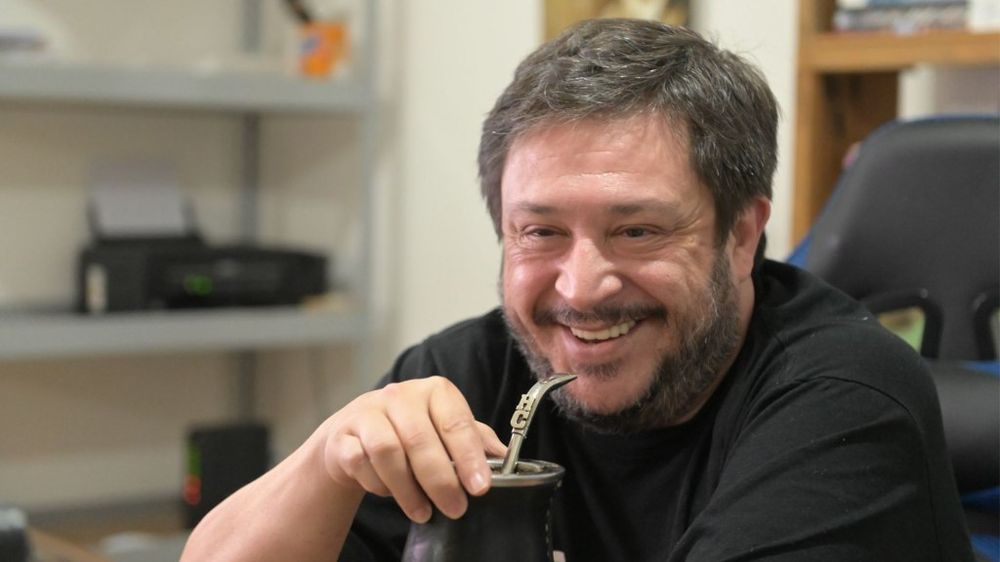 Hernán Casciari lanza la Escuela de Narrativa Orsai en el Paseo La Plaza.