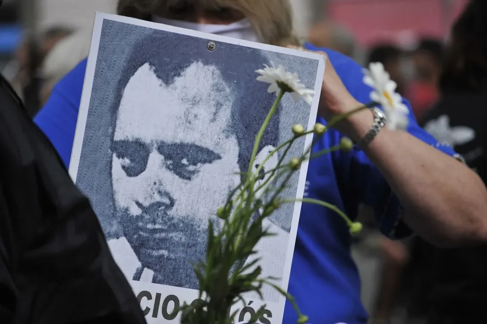 Cómo se cuenta la historia reciente despierta debate.