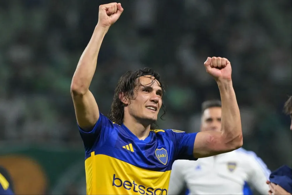 Cavani tuvo un gran recibimiento con Boca en Mendoza