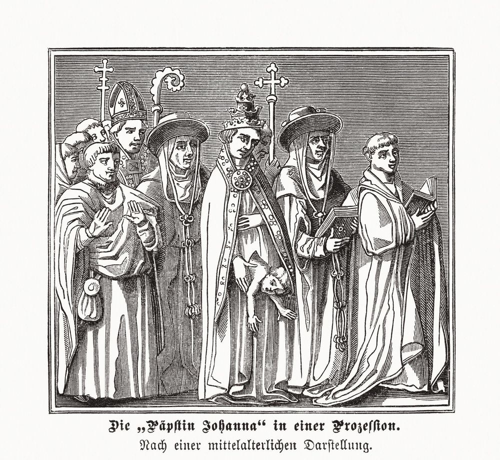 La mayoría de la iconografía medieval muestra gráficamente el momento en que Juana da a luz públicamente.